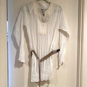 Laundry byShelliSegal white long sleeve Tunic / cover up with belt, size small